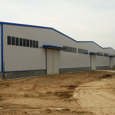 Construcción de estructuras prefabricadas de acero de una sola capa