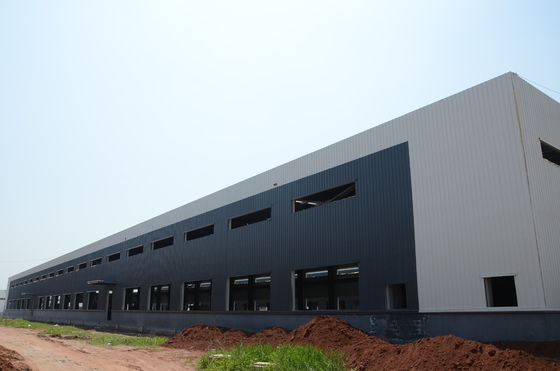 Construcción de edificios agrícolas con estructura metálica industrial de acero