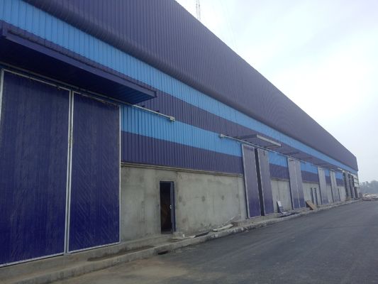 Construcción de metal Prefabricado Edificio de almacén Sistemas de techo de paneles de sándwich para la optimización del espacio