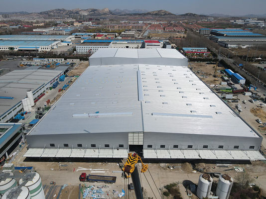 Construcción de estructuras prefabricadas de acero de larga duración con superficie galvanizada o pintada