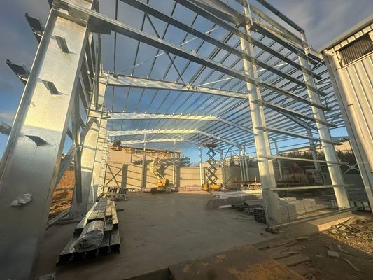 Superficie galvanizada por inmersión en caliente Actualización final asequible Edificio de construcción de metal moderno contemporáneo