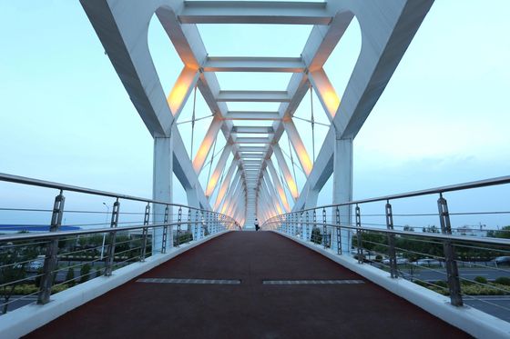 Puente de vigas de caja de acero soldado para tráfico pesado Largos tramos Bajo mantenimiento
