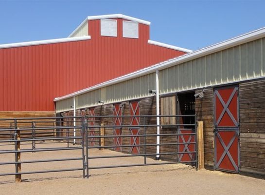 Granero prefabricado de estructura de acero para caballos - Establos metálicos duraderos para caballos