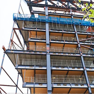 Construcción prefabricada de estructuras de acero con acero Q235/Q345 y materiales resistentes al fuego para una vida útil de 20-50 años