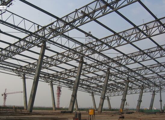 Edificio de armadura de acero industrial Q355B Estructura de armadura de techo soldada Construcción para taller de fábrica